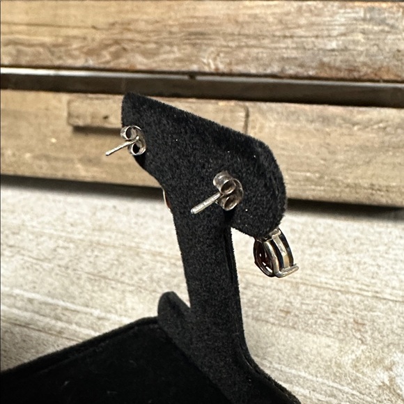 925 sterling silver great shape cubic zirconia red faceted crystal drop earrings - Picture 6 of 6